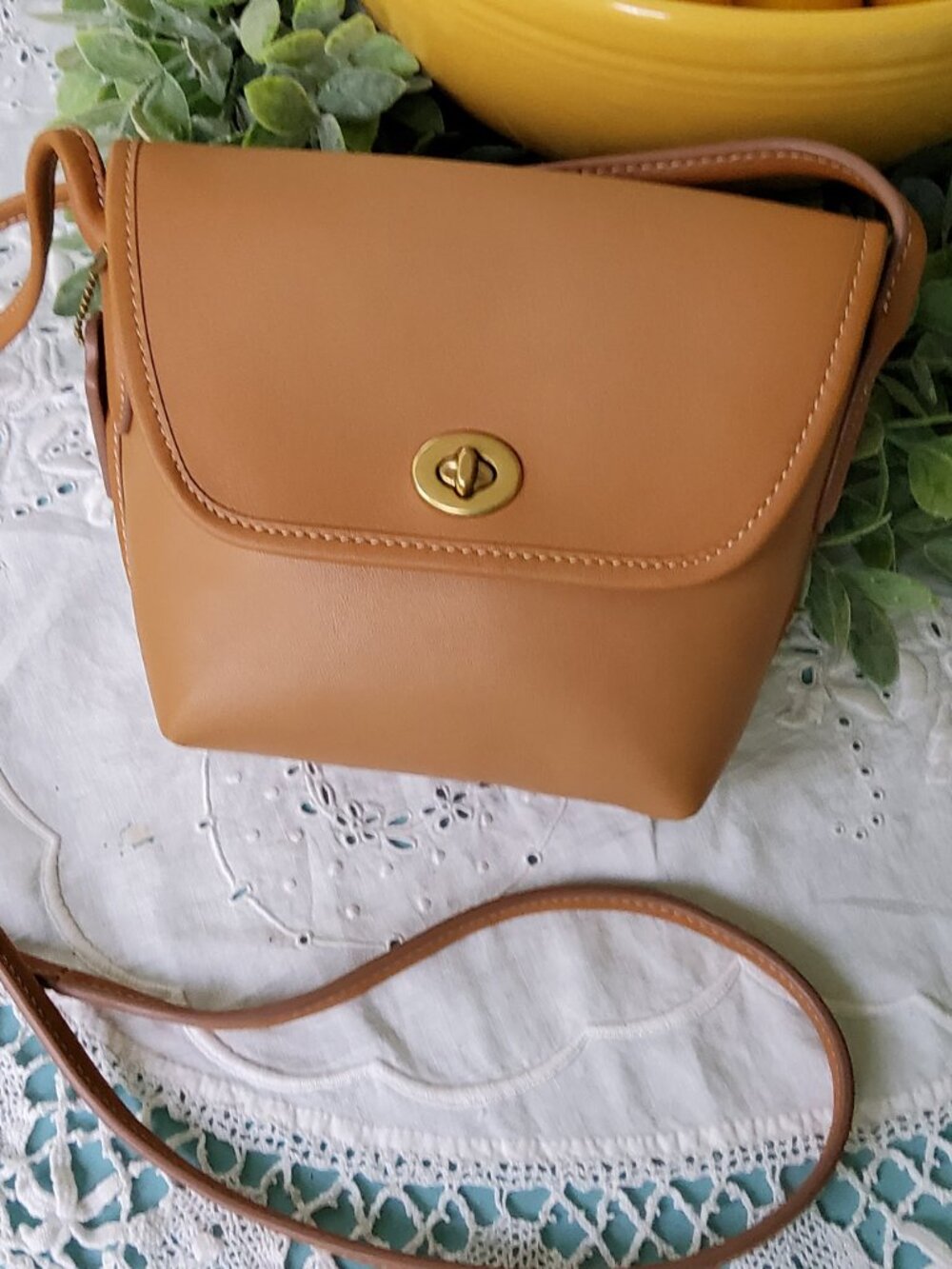 Coach Turnlock Pouch Part of the Coach Originals 2905